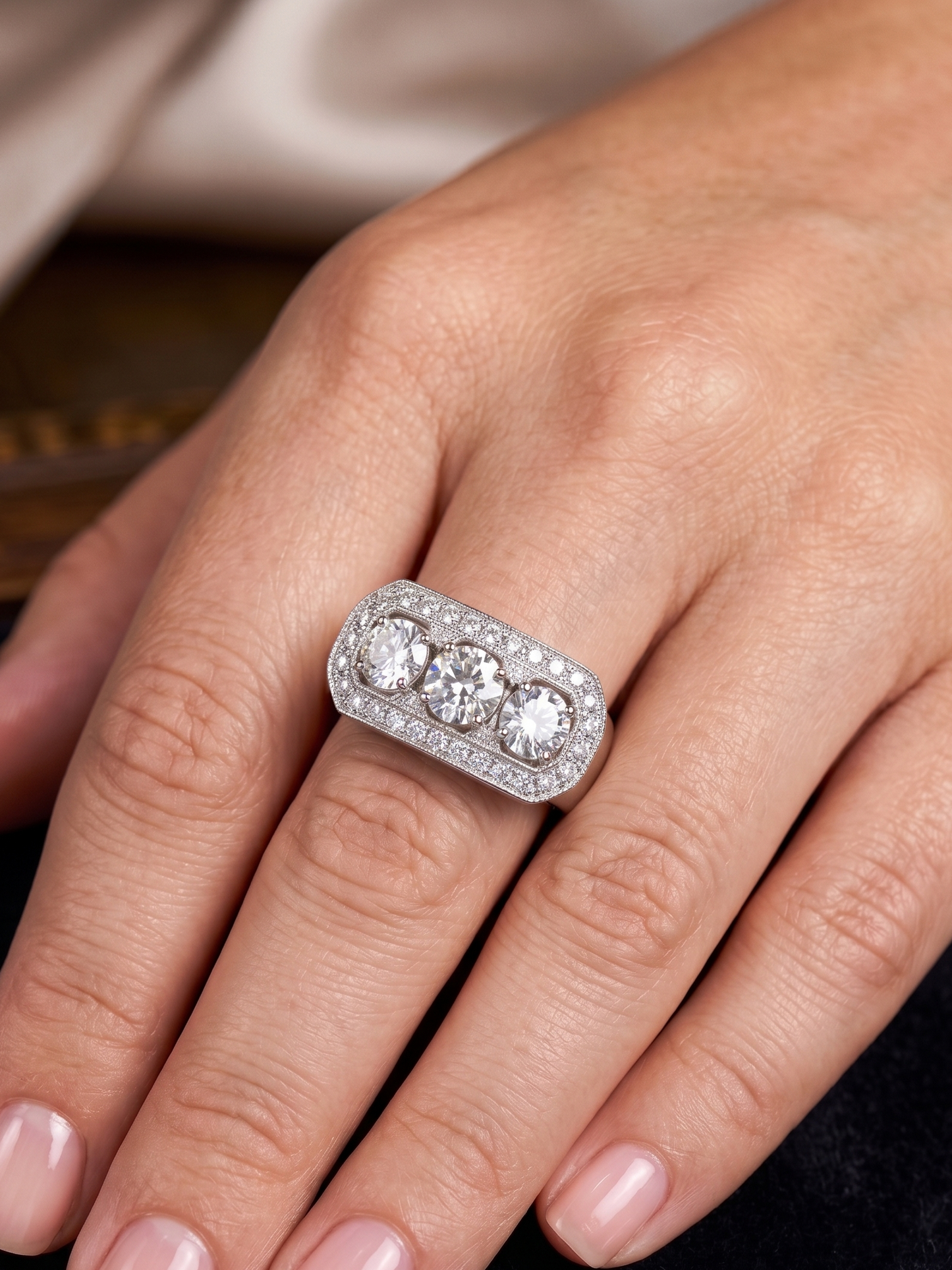 Anillo real circón